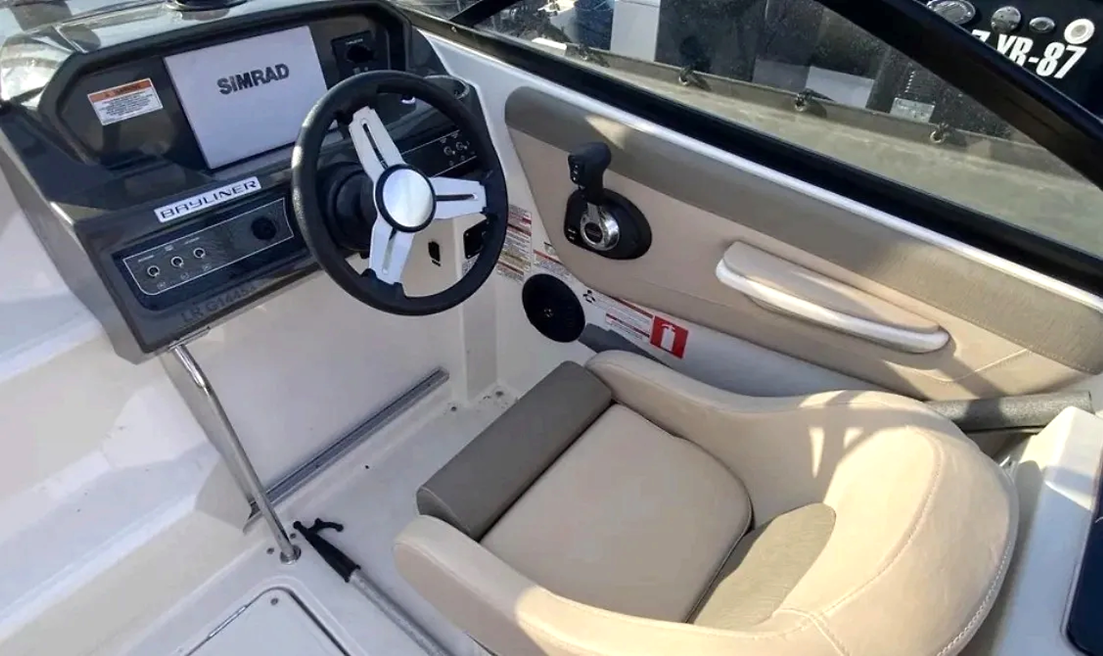 Bayliner Vr6 Cuddy usado à venda
