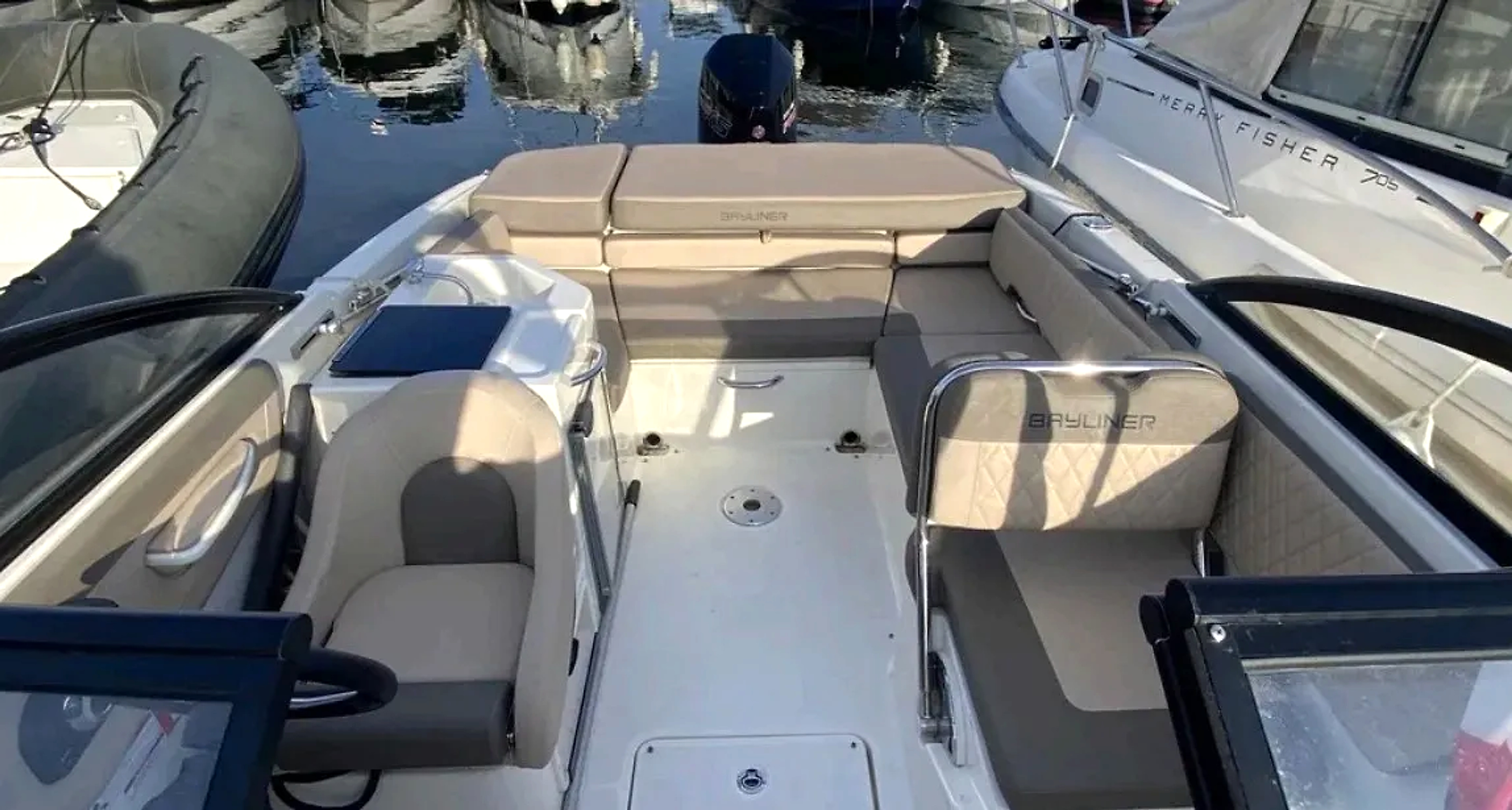 Bayliner Vr6 Cuddy usado à venda