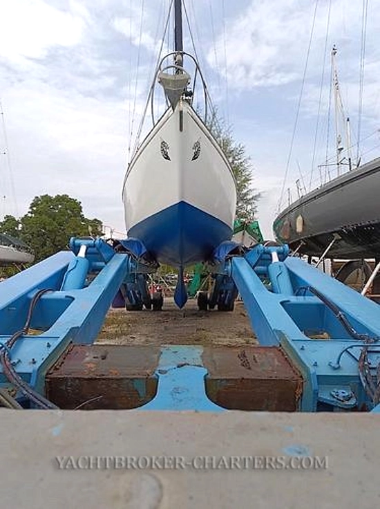 Columbia Yacht 43 usata in vendita