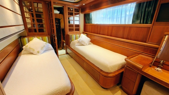 Ferretti Custom Line 94 usata in vendita