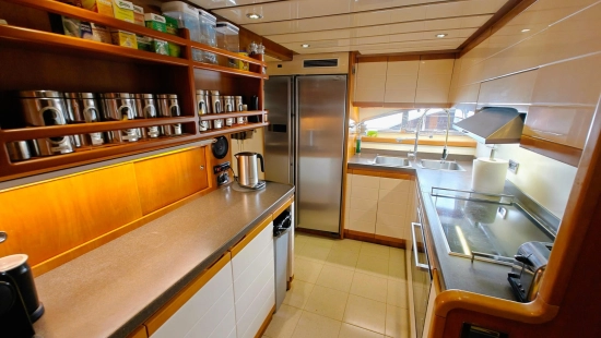 Ferretti Custom Line 94 usata in vendita