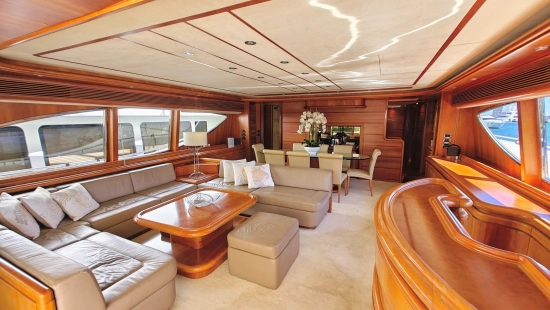 Ferretti Custom Line 94 usata in vendita