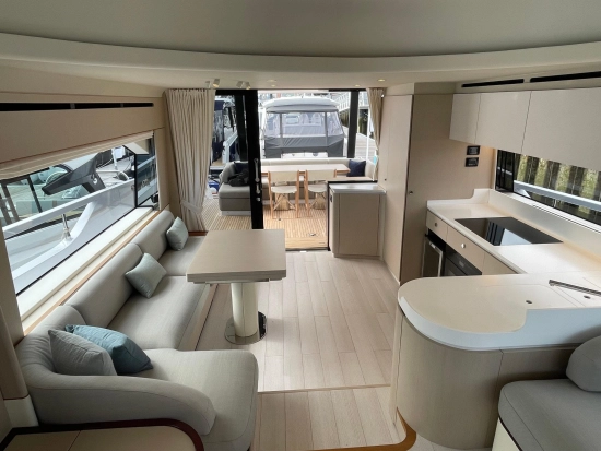 Azimut Fly 68 nuova in vendita