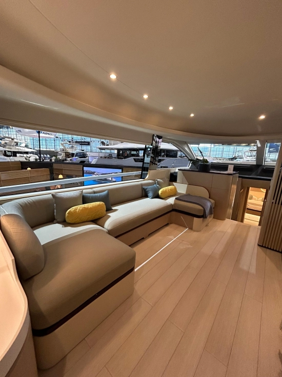 Azimut Fly 68 nuova in vendita