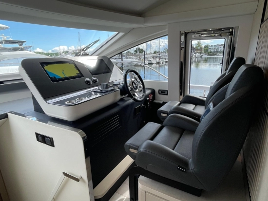 Azimut Fly 68 nuova in vendita