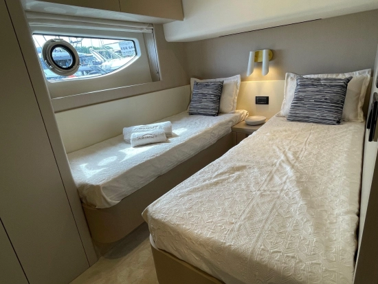 Azimut Fly 68 nuova in vendita