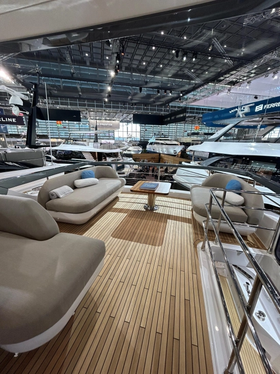 Azimut Fly 68 nuova in vendita