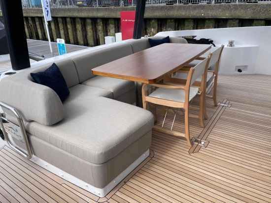 Azimut Fly 68 nuova in vendita
