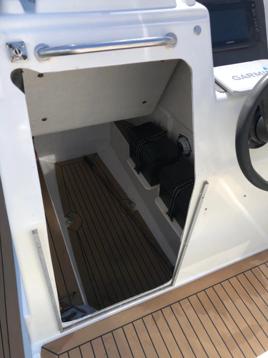 Protector RIB 8.75 m usado à venda
