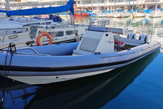 Protector RIB 8.75 m usado à venda