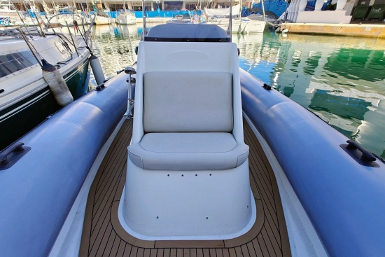 Protector RIB 8.75 m usado à venda