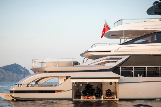 Azimut Grande Trideck usado à venda