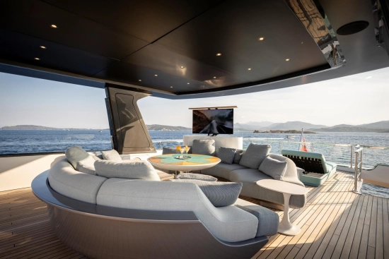 Azimut Grande Trideck usado à venda