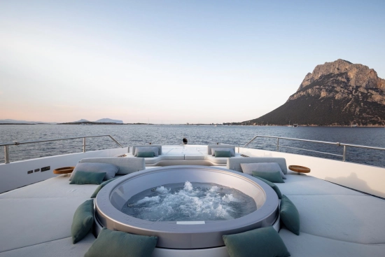 Azimut Grande Trideck usado à venda