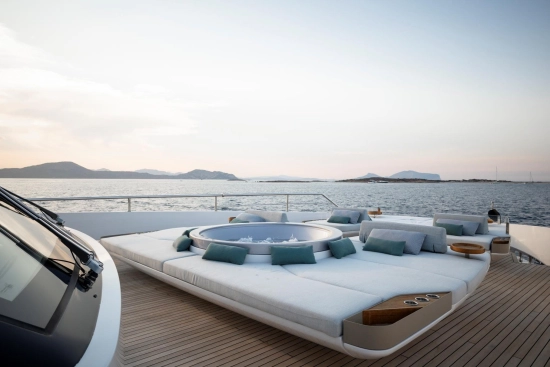 Azimut Grande Trideck usado à venda