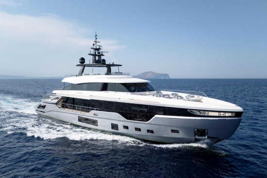 Azimut Grande Trideck usado à venda