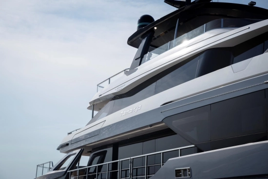 Azimut Grande Trideck usado à venda