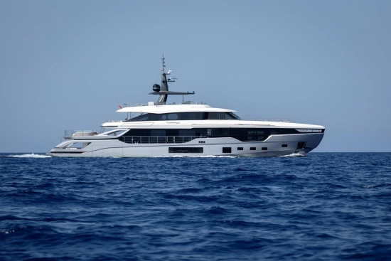 Azimut Grande Trideck usado à venda
