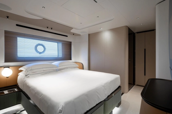 Azimut Grande Trideck usado à venda