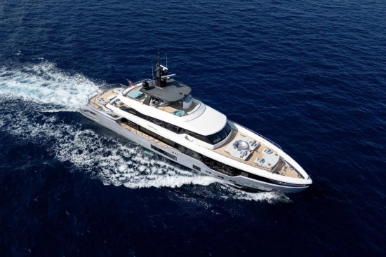 Azimut Grande Trideck usado à venda
