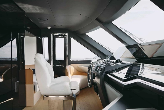 Azimut Grande Trideck usado à venda