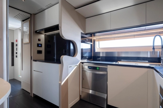 Azimut Grande Trideck usado à venda