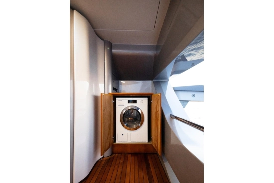 Azimut Grande Trideck usado à venda