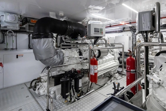 Azimut Grande Trideck usado à venda