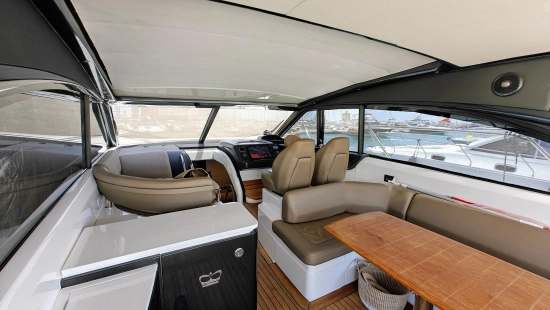 Princess V48 Open usado à venda