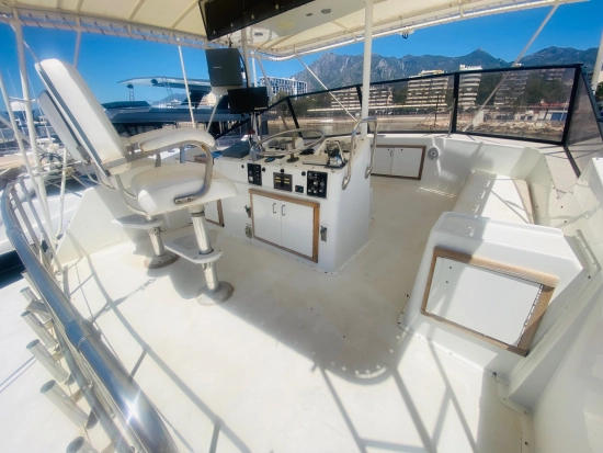 Hatteras Yachts 55 Convertible usado à venda