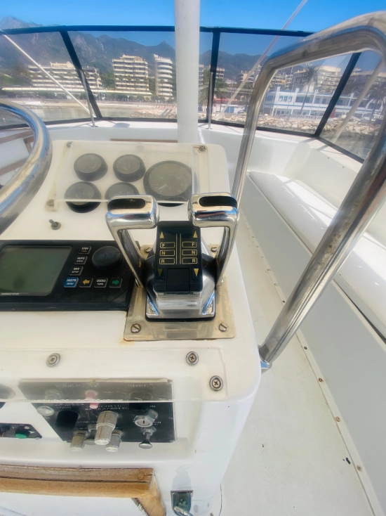 Hatteras Yachts 55 Convertible usado à venda