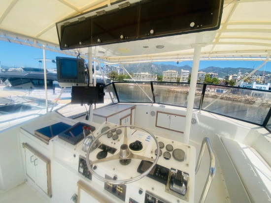Hatteras Yachts 55 Convertible usado à venda