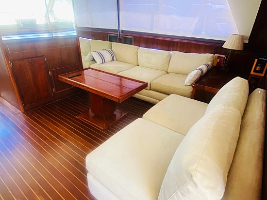Hatteras Yachts 55 Convertible usado à venda