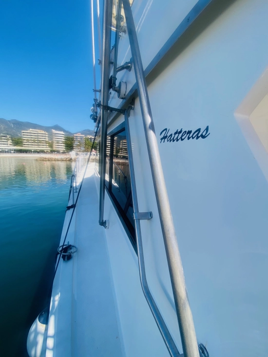 Hatteras Yachts 55 Convertible usado à venda