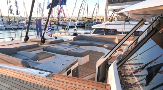 Fountaine Pajot Thira 80 nuova in vendita