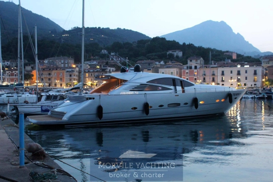 Pershing 76 usado à venda