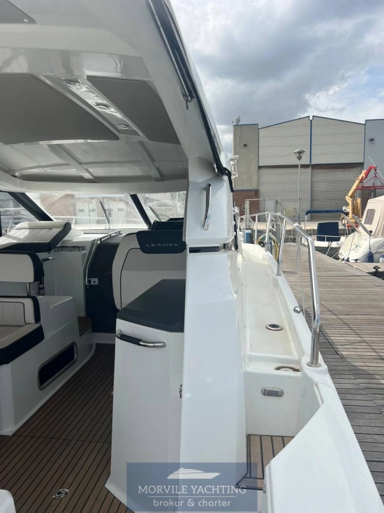 Jeanneau Leader 36 usado à venda