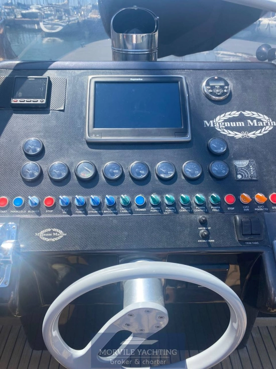 Magnum Marine 53 usata in vendita