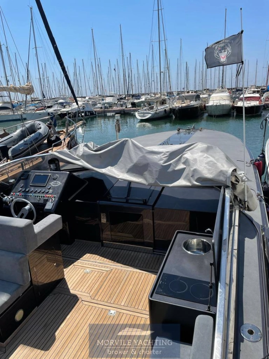 Magnum Marine 53 usata in vendita