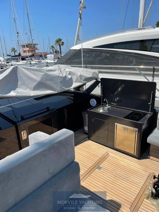 Magnum Marine 53 usata in vendita