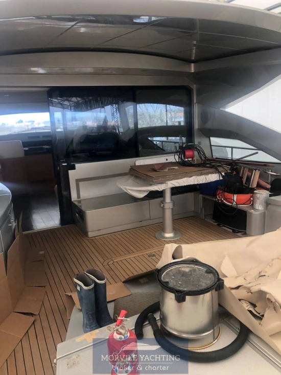 Pershing 64 usado à venda