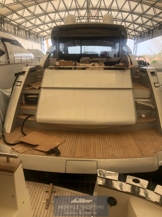 Pershing 64 usado à venda