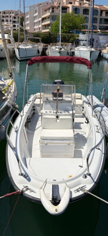 BOSTON WALER OUTRAGE 17 Whaler Outrage 17 usado à venda