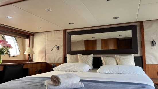 Sunseeker Manhattan 60 usado à venda