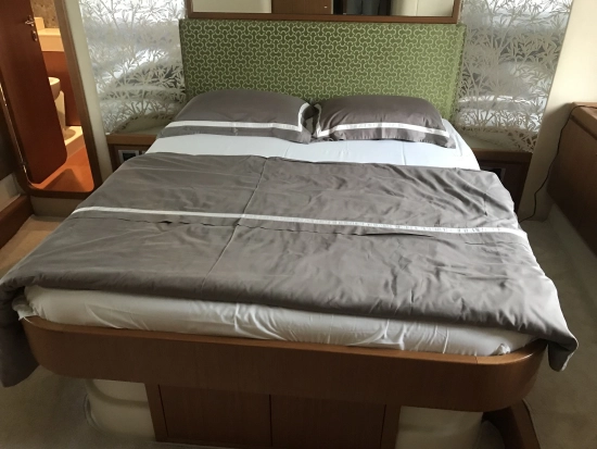 Ferretti 592 de segunda mano en venta