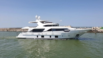 Benetti Delfino 93 usata in vendita