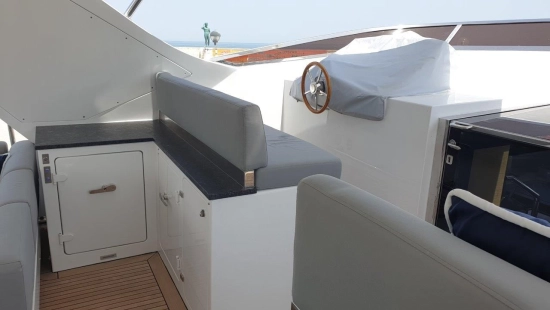 Benetti Delfino 93 de segunda mano en venta