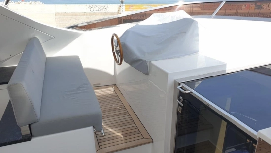 Benetti Delfino 93 de segunda mano en venta