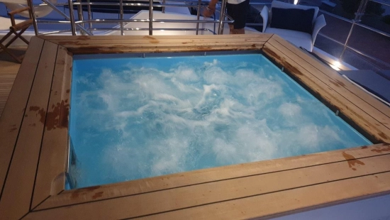 Benetti Delfino 93 de segunda mano en venta