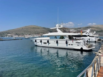 Elegance Yacht 78 Line usado à venda